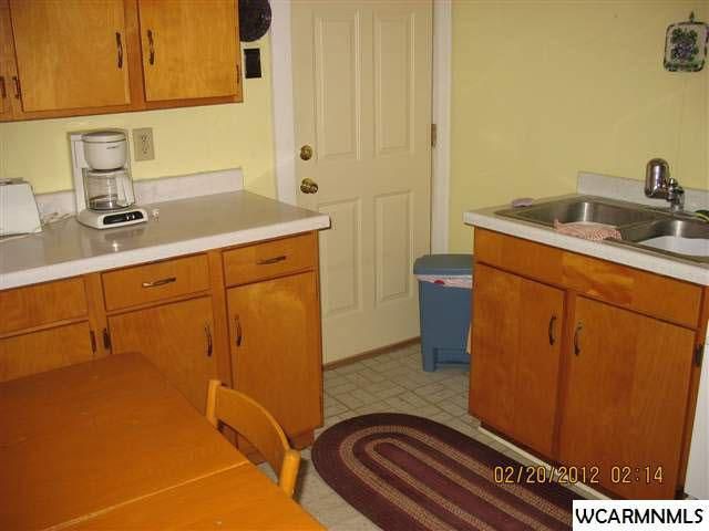 208 S Main St, Sherburn, MN 56171