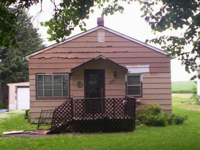 207 Ash St, Lamberton, MN 56152