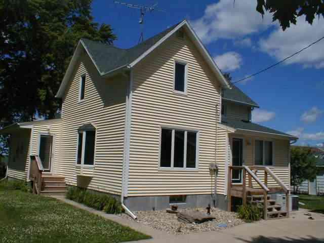 111 Brown Ave, Walters, MN 56097