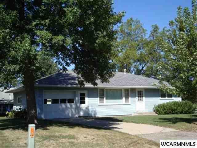 615 SW Ridgewood Pl, Willmar, MN 56201