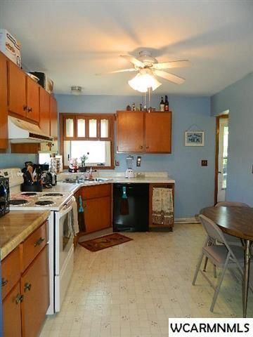 1611 Skyline Dr, Worthington, MN 56187