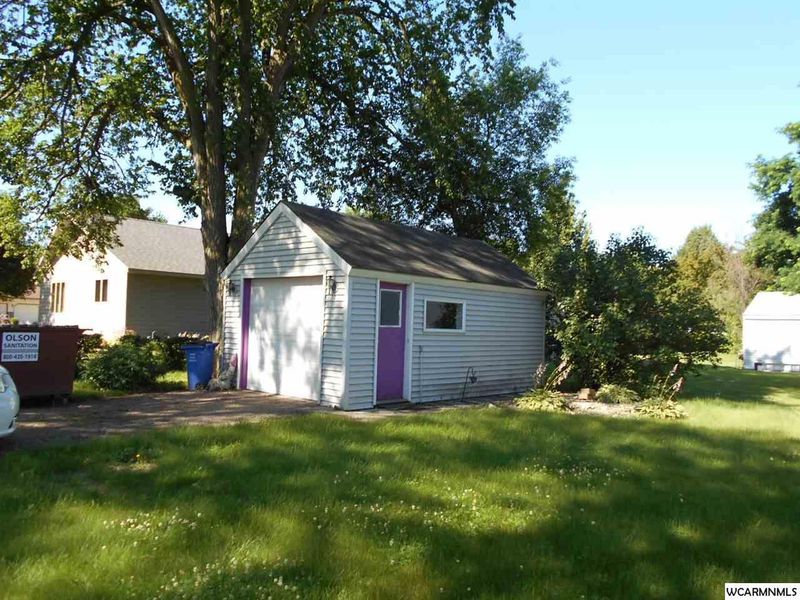 615 Hickory St, Dawson, MN 56232