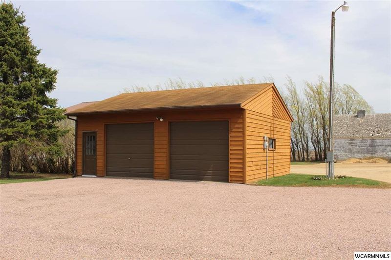 20408 Oliver Ave, Reading, MN 56165