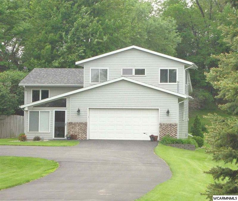 13560 Skyline Dr, Spicer, MN 56288