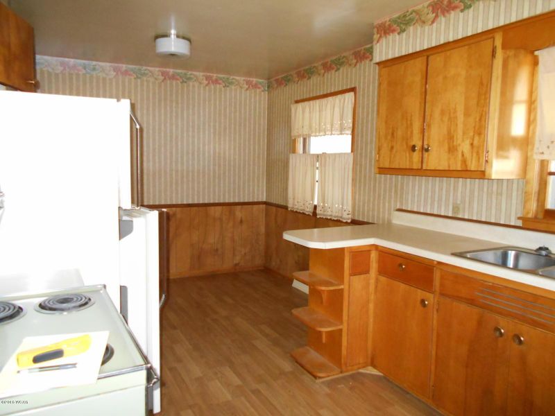 736 Pine St, Dawson, MN 56232