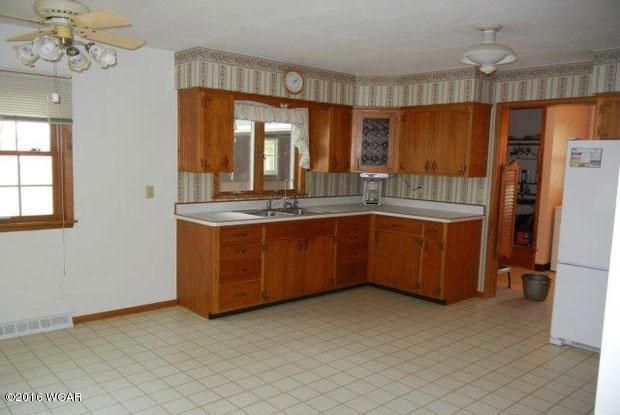 513 E 2nd St S, Truman, MN 56088