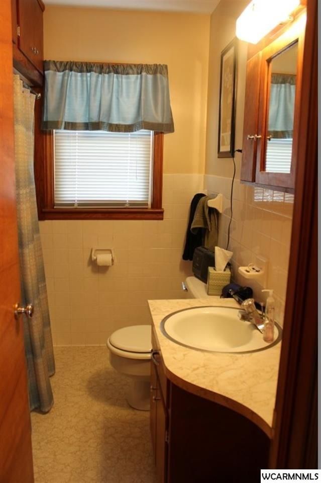 607 E Wyoming St, Redwood Falls, MN 56283