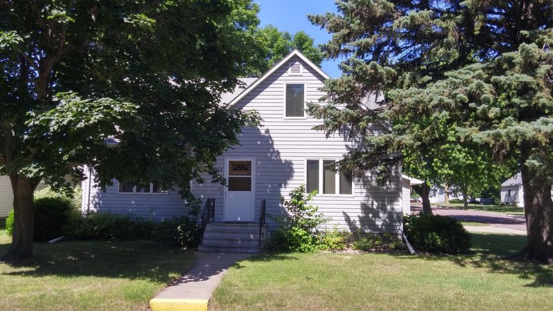 652 Adams Ave, Westbrook, MN 56183