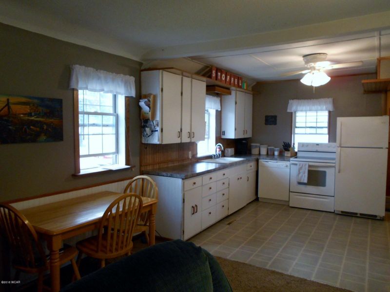 164 3rd St, Dawson, MN 56232