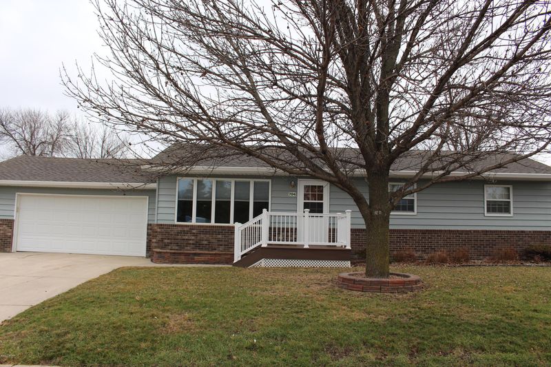 704 E Breu Ave, Olivia, MN 56277