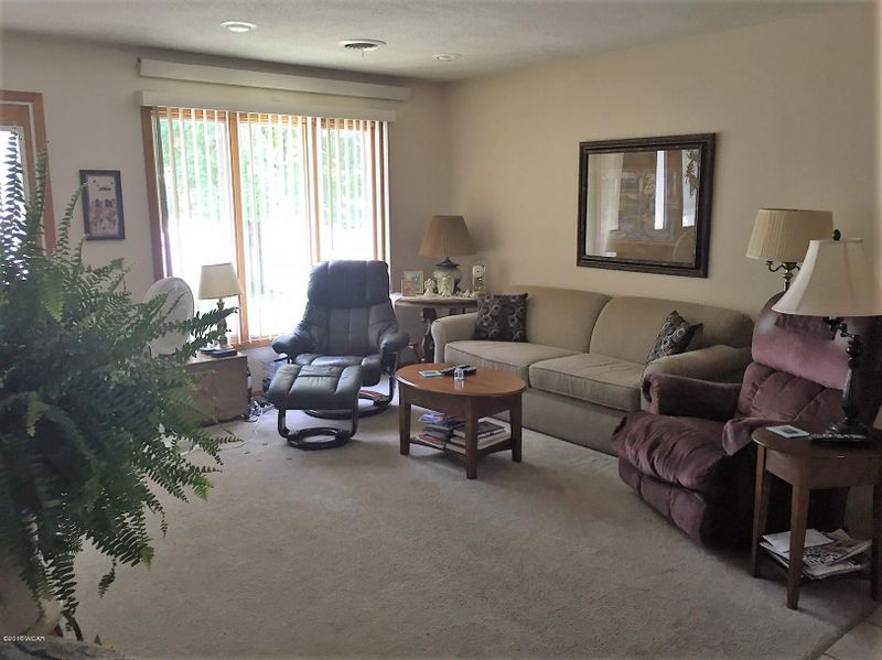 805 E Walnut St, Redwood Falls, MN 56283