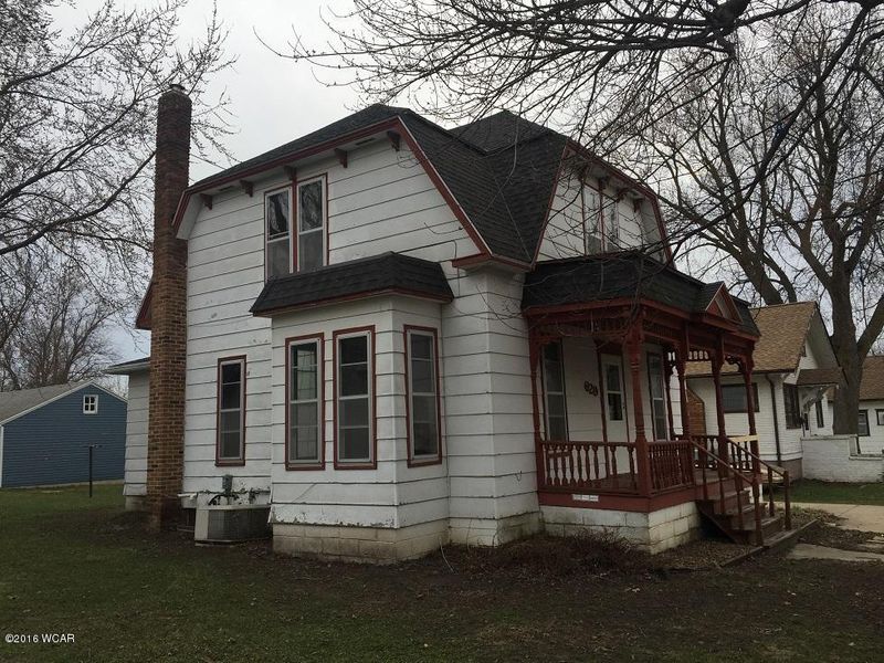629 11th St, Windom, MN 56101