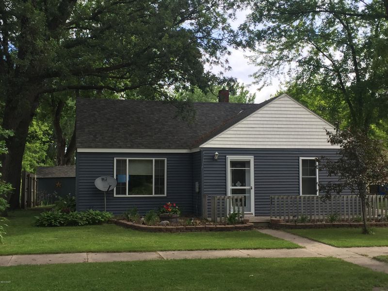 109 NE Dakota Ave, Pennock, MN 56279