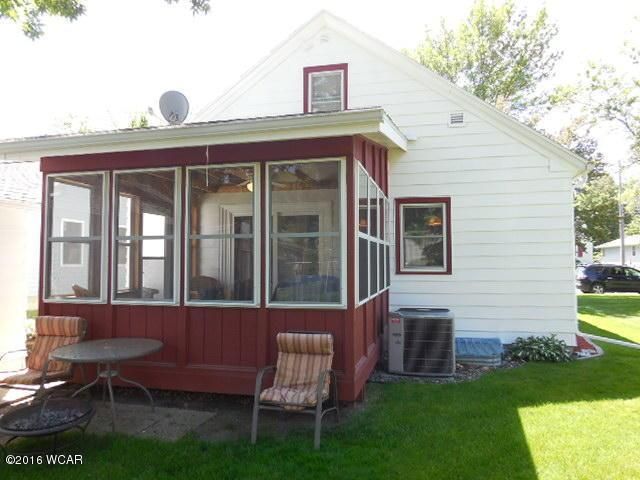 631 Charlotte St SE, Willmar, MN 56201