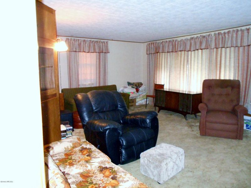259 4th St, Dawson, MN 56232