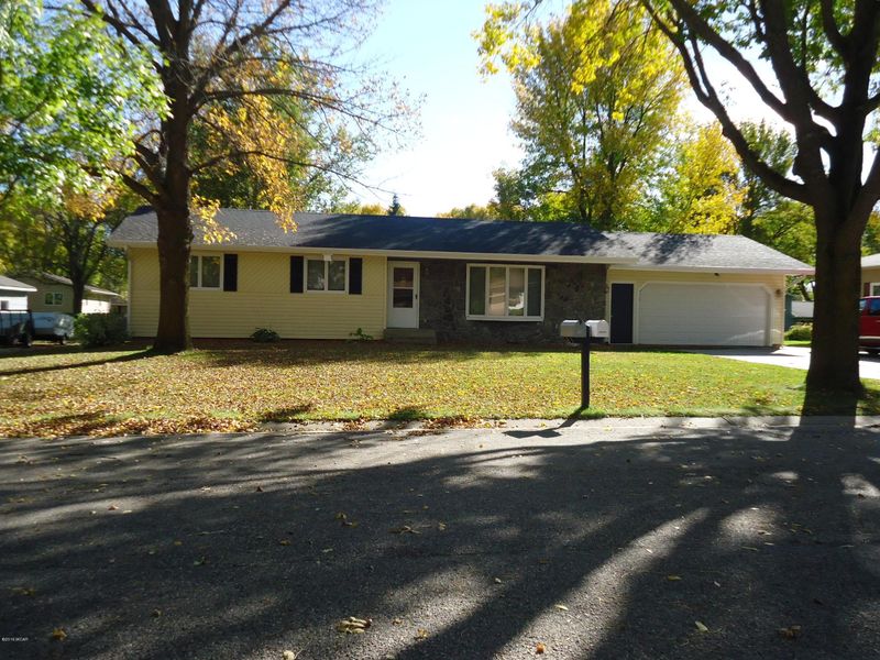 701 24th Ave SW, Willmar, MN 56201