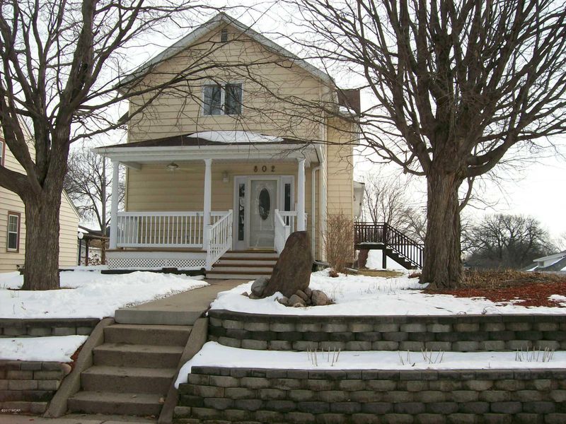 802 N Main St, Fairmont, MN 56031