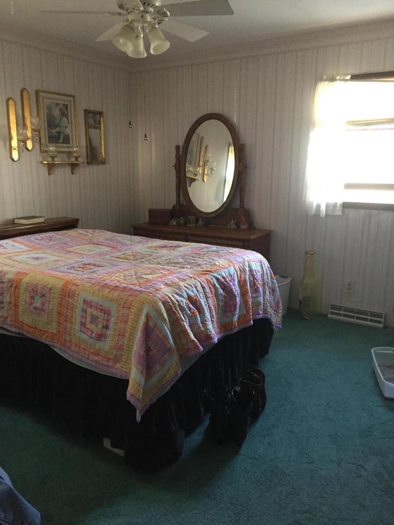 21 2nd Ave E, Echo, MN 56237