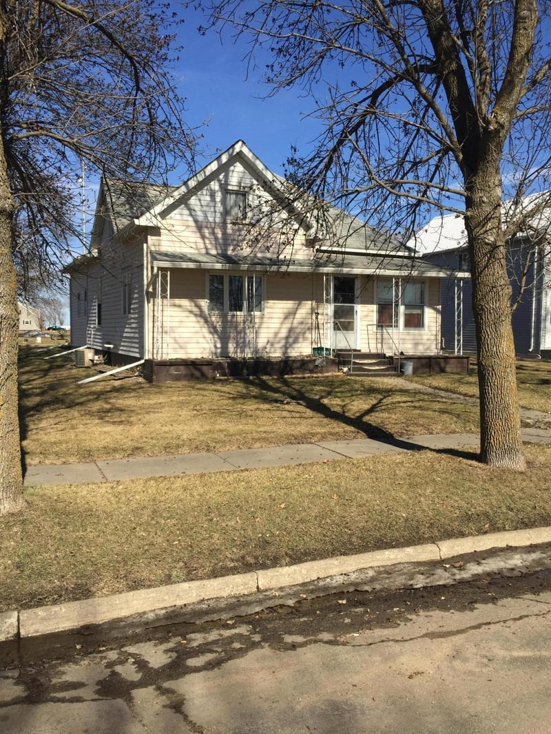 21 2nd Ave E, Echo, MN 56237