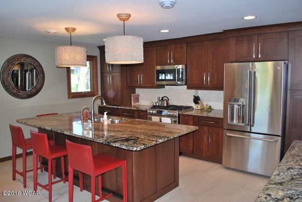 693 Shoreacres Dr, Fairmont, MN 56031