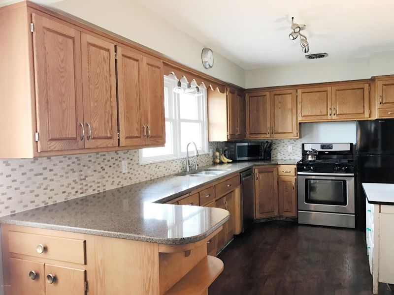2100 River Rd, Windom, MN 56101