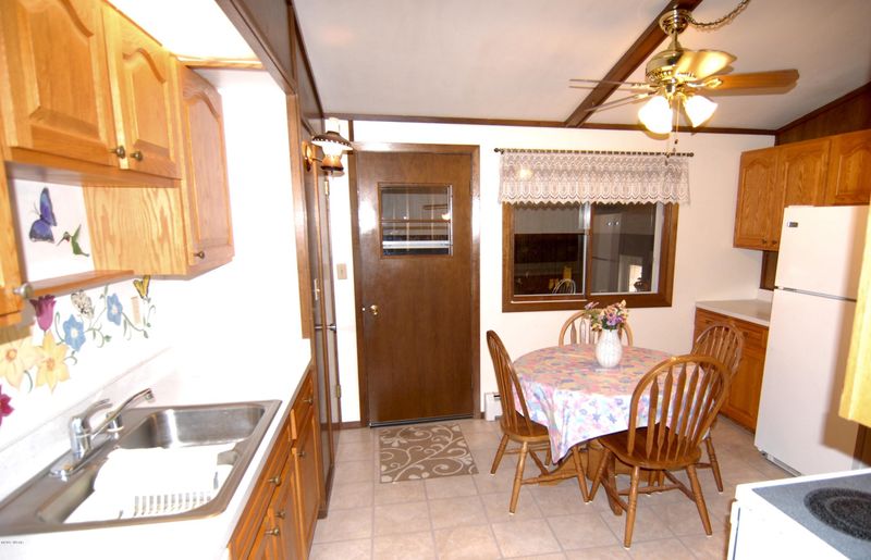 218 Park Ave W, Renville, MN 56284