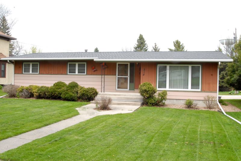 218 Park Ave W, Renville, MN 56284