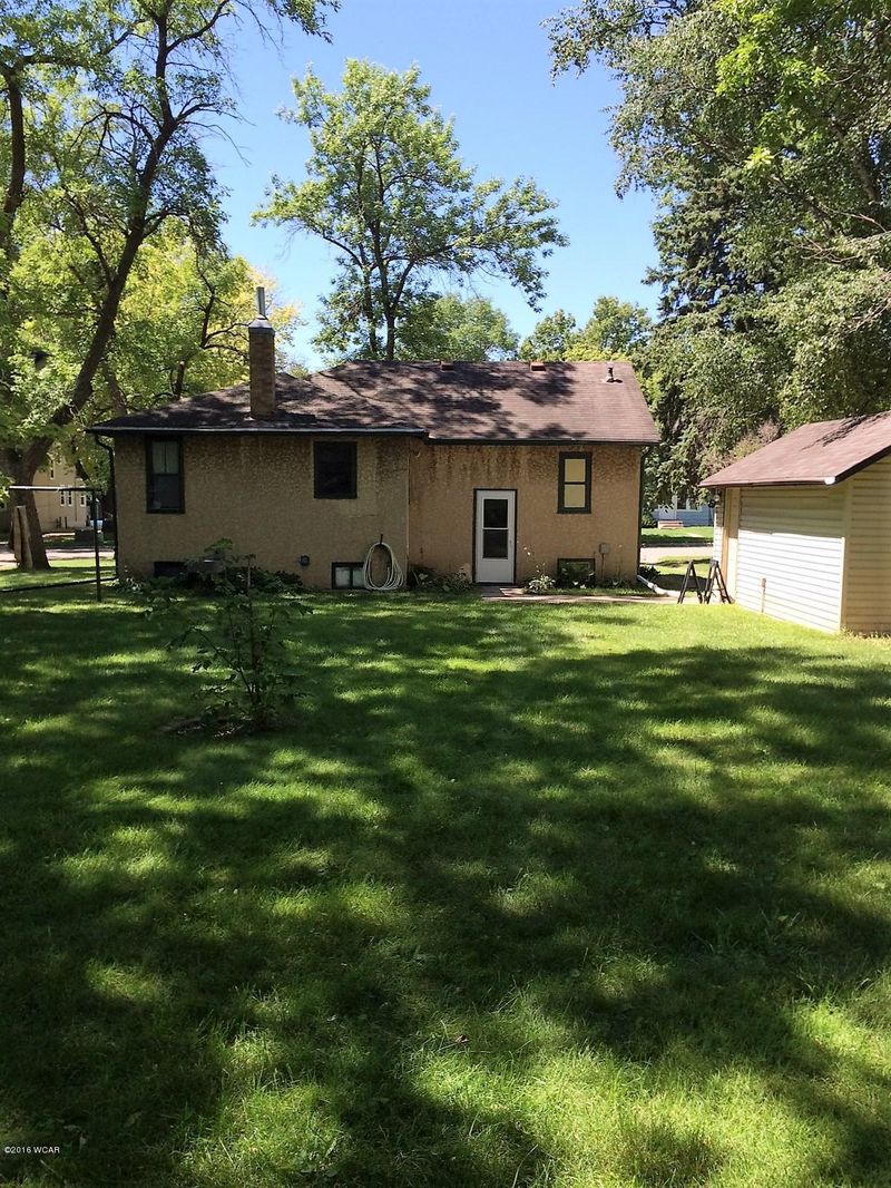 407 Charlotte St SE, Willmar, MN 56201