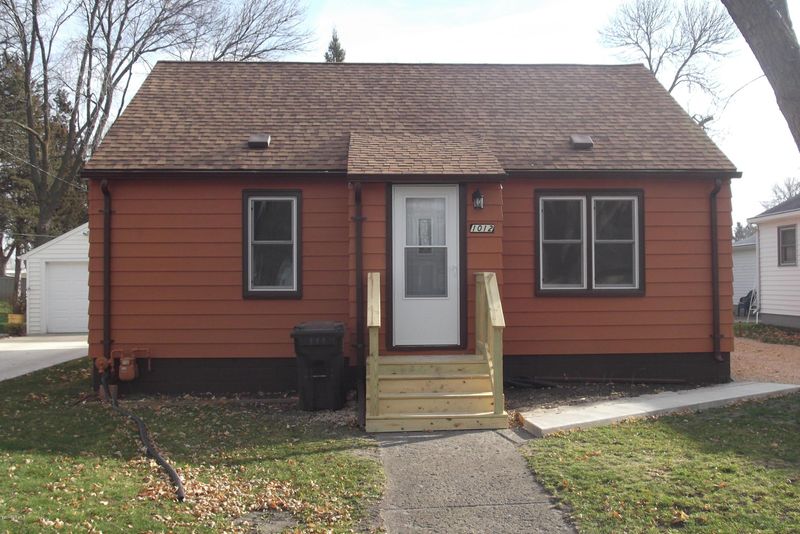 1012 N Hampton St, Fairmont, MN 56031