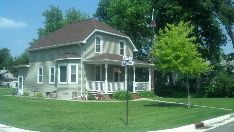 214 S 4 St, Olivia, MN 56277