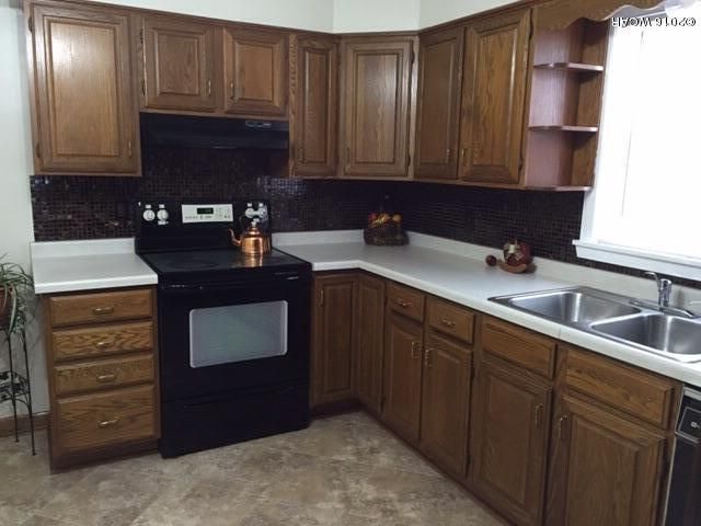 205 1st Ave SW, Wells, MN 56097