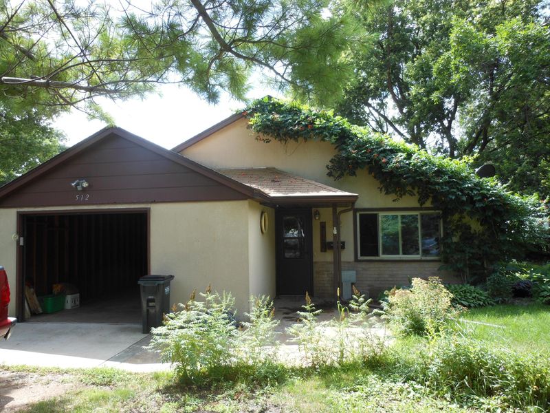 512 Augusta Ave SE, Willmar, MN 56201
