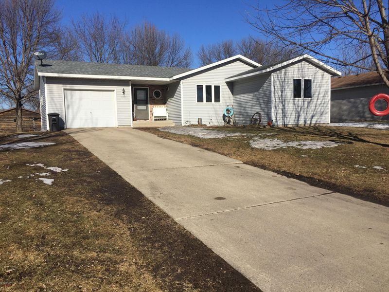 1105 SE Olena Ave, Willmar, MN 56201
