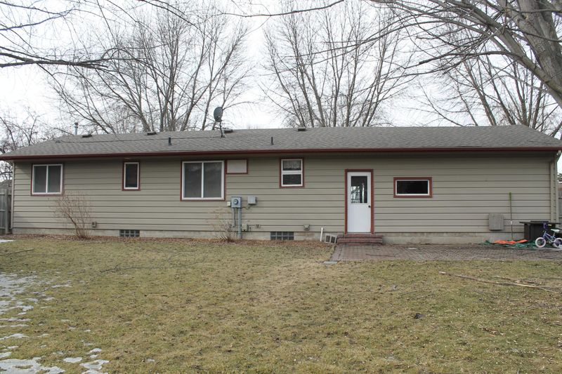 1413 9th St SE, Willmar, MN 56201