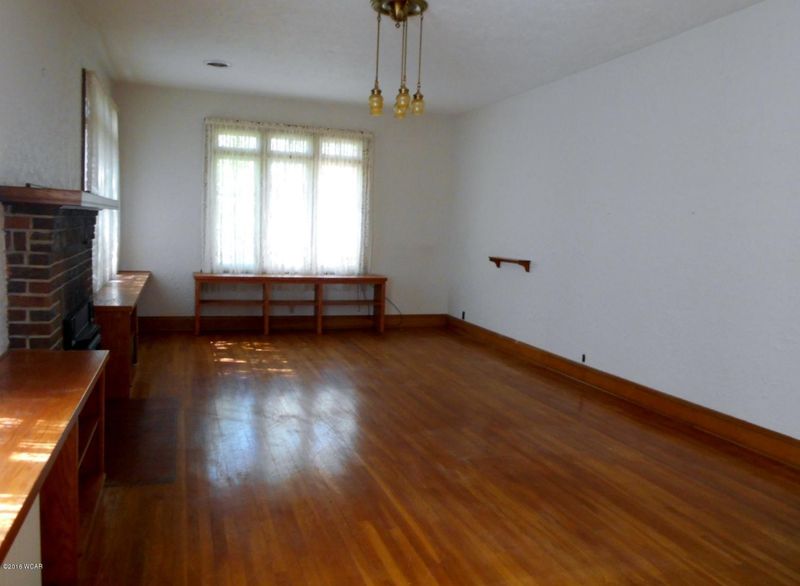905 Pine St, Dawson, MN 56232