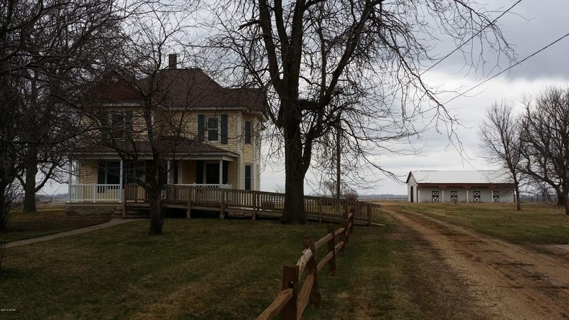 308 E North Ave, Ellsworth, MN 56129
