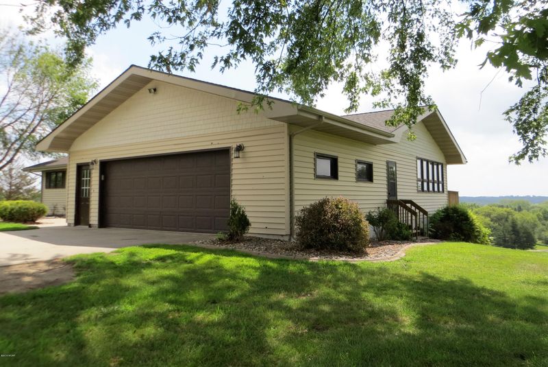 5008 Highview Dr SW, Montevideo, MN 56265