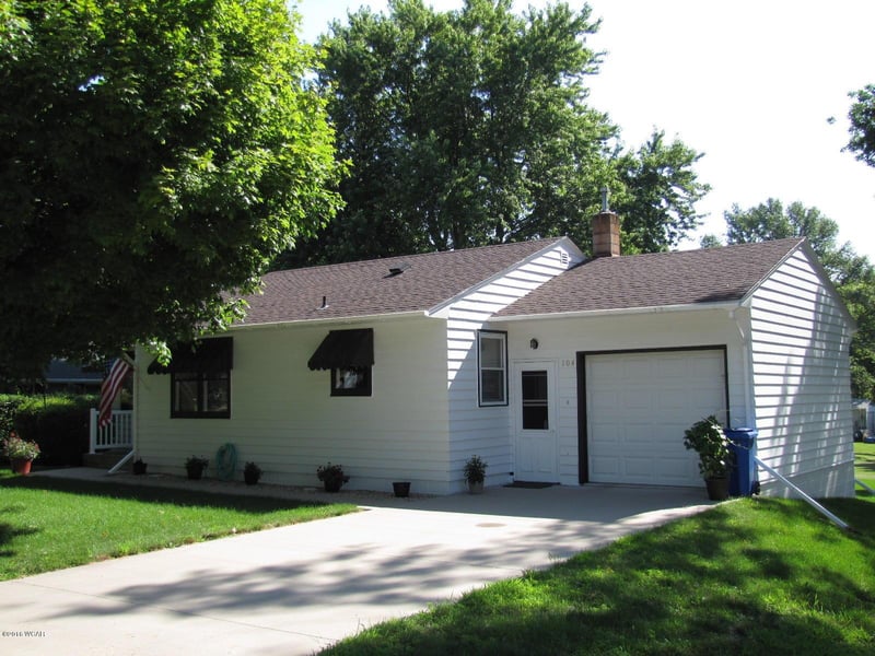 104 N Ross St, Hardwick, MN 56134