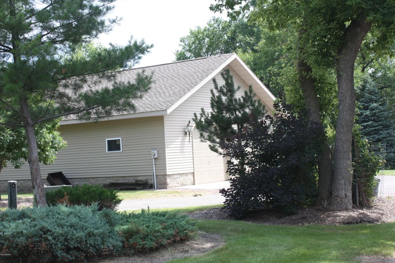 1000 Old North Rd, Redwood Falls, MN 56283