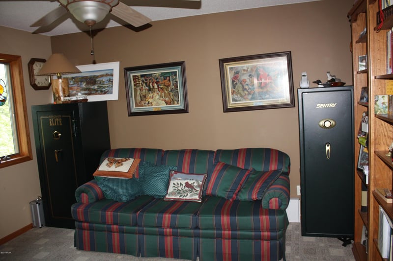 1000 Old North Rd, Redwood Falls, MN 56283