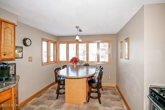 190 Lake Ave S, Spicer, MN 56288
