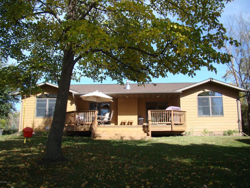 81511 Borderview Rd, Clinton, MN 56225