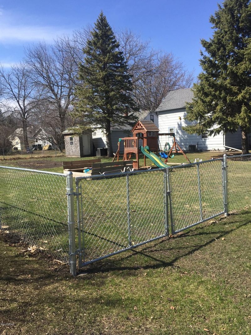 344 E Rowena St, Ivanhoe, MN 56142