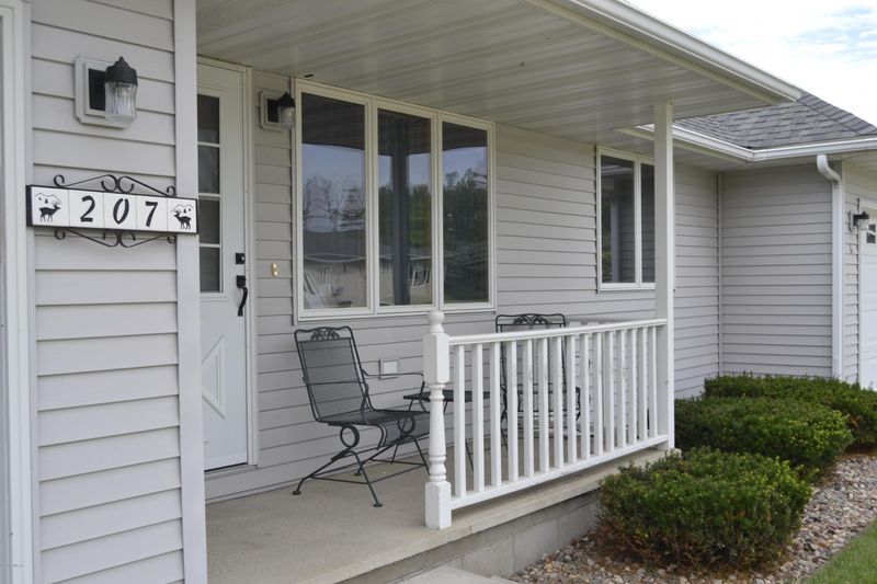 207 N 7th Ave E, Truman, MN 56088