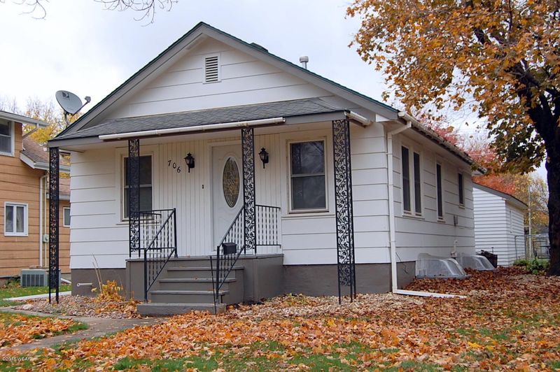 706 S 10th St, Montevideo, MN 56265