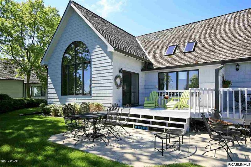 435 Lake Ave S, Spicer, MN 56288