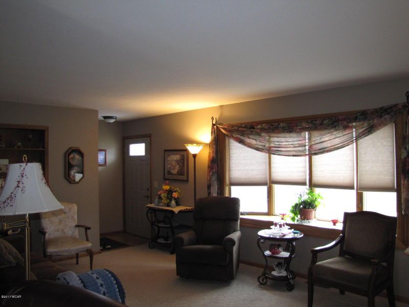 1009 N Linden St, Luverne, MN 56156