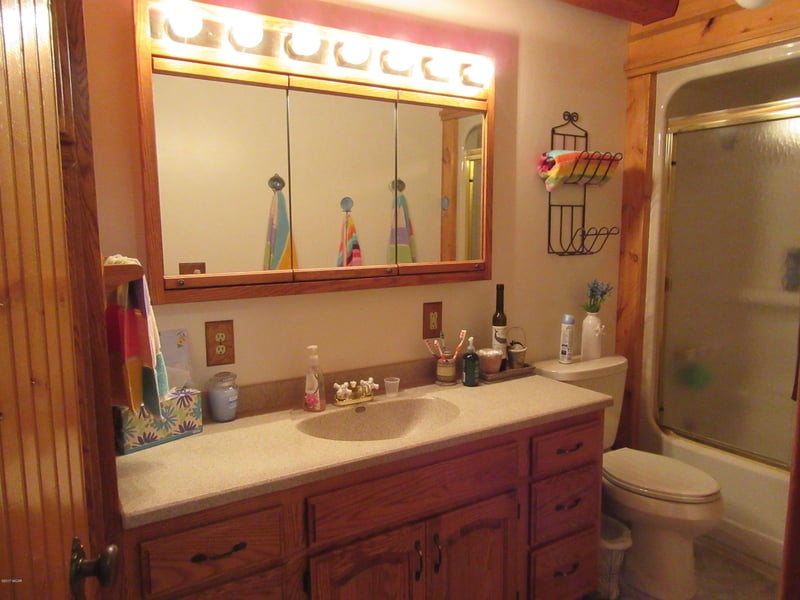 44 Deerpath Rd, Tracy, MN 56175