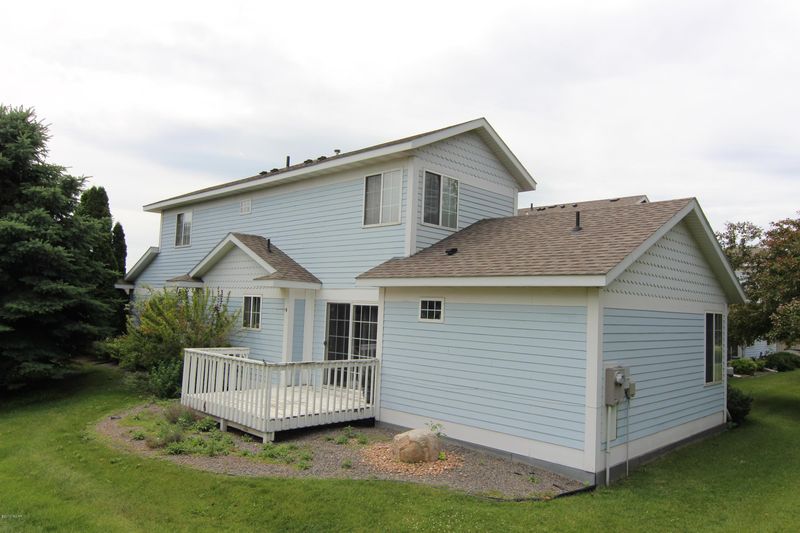 1104 23rd St SE, Willmar, MN 56201