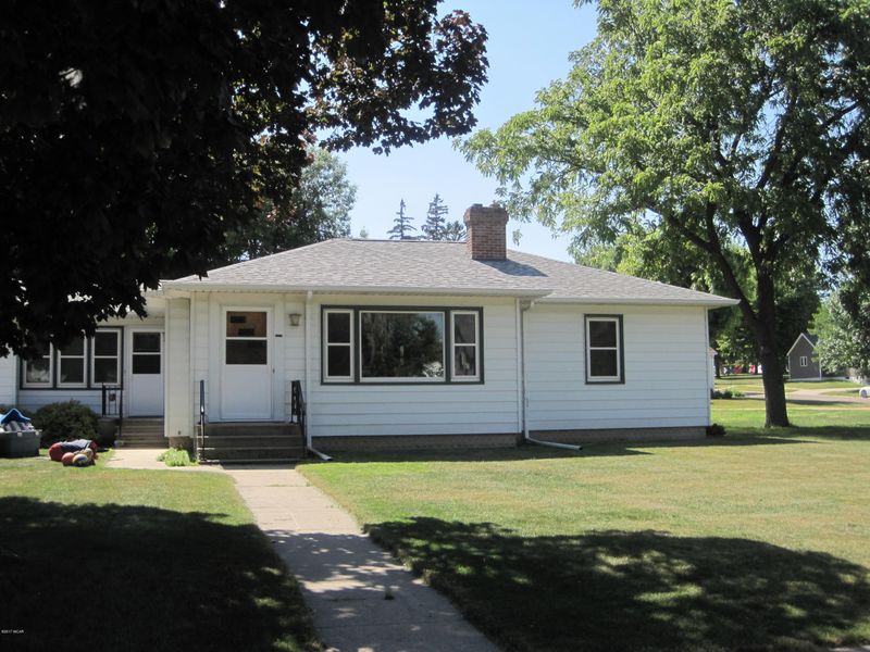209 Indiana Ave, Adrian, MN 56110